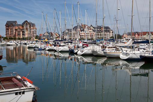 istockphoto-487705822-170667a